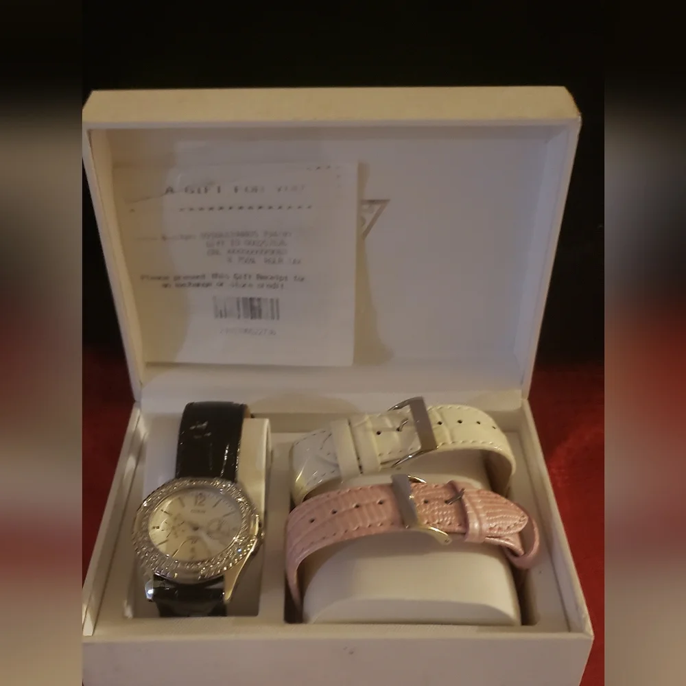 Guess Watch interchangeable bands - Picture 4 of 6